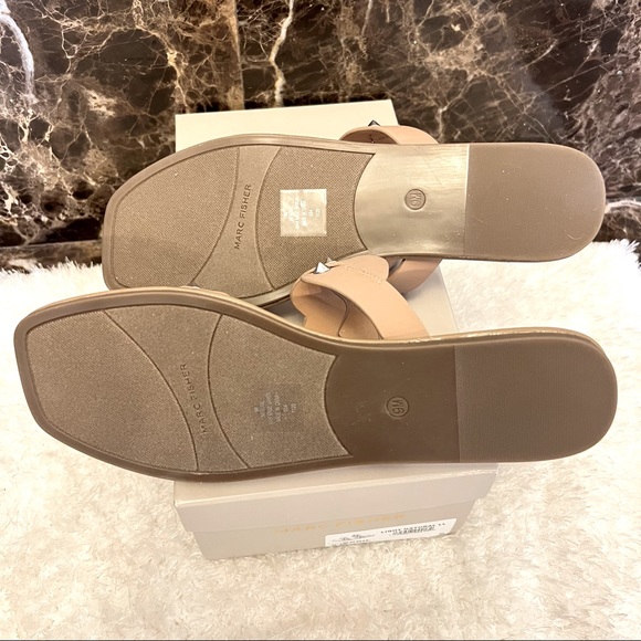 MARC FISHER-BODIL-Light Natural Flat Sandal w/ Silver Spikes-Sz9-NIB - Picture 6 of 7